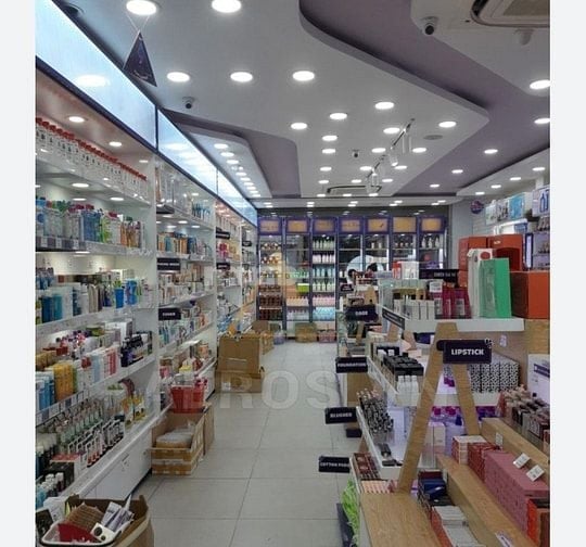 CẦN TUYỂN NHÂN VIÊN BÁN HÀNG.PHU  KHO,, TẠP VỤ 