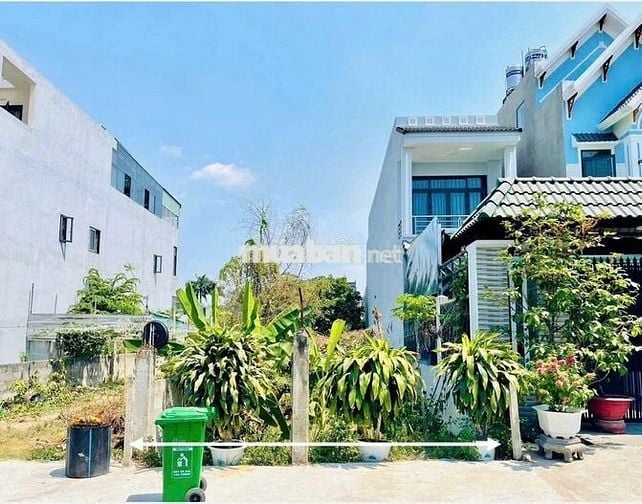đất THỔ CƯ ngay bò tơ hồng đào, 175m2 giá NGỘP 550TR Tân Thông Hội