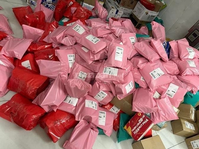 CHI NHÁNH KHO HÀNG QUẬN 9 TUYỂN DỤNG GẤP NV ĐI LÀM LIỀN( KHÔNG CẦN KN)