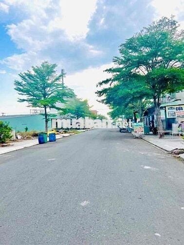 “Chủ ngộp cần bán gấp đất KDC Tân Đô, 105m², sổ hồng riêng, giá chỉ 1t