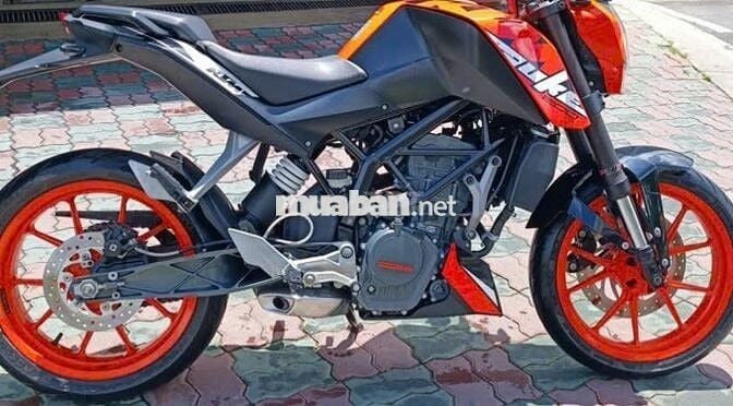 NHÀ NHIỀU XE BÁN BỚT - KTM DUKE 200