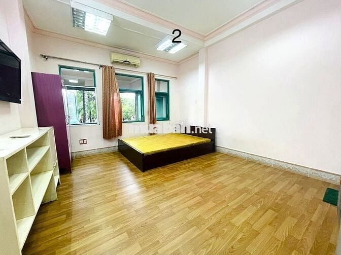 chính chủ còn phòng mặt tiền lầu 1 gần cầu thị nghè, đài truyền hình