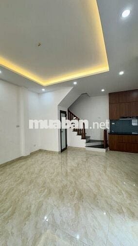 Nhà Đức Giang 32m2-5 tầng-3 p.ngủ-5.75 tỷ,ô tô, gần Bình Minh Garden