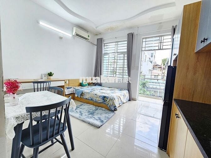 Phòng Ban công - Cửa sổ 45m2 Full NT Xịn Bùi Đình Túy gần ĐH Văn Lang