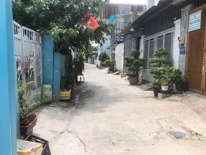 Cho Thuê nhà trệt nguyên căn hẻm xe hơi  quận 12