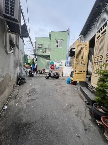Nhà mới đẹp gần chợ phạm thế hiển.
