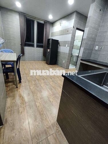 Nhà mặt tiền hẻm và căn hộ cao cấp