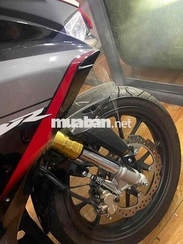 siêu lướt : Honda Cbr150r 2022 : odo : 2.400km