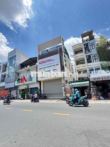 Cho thuê nhà Q10, đường Tô hiến thành , 5,5x20 2 lầu giá 45 Triệu