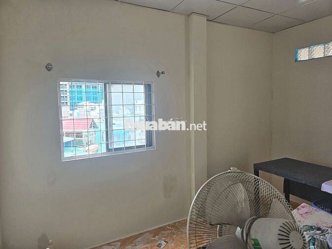Cho thuê phòng 12 m² Trần Hưng Đạo, Quận 1 bao điện nước