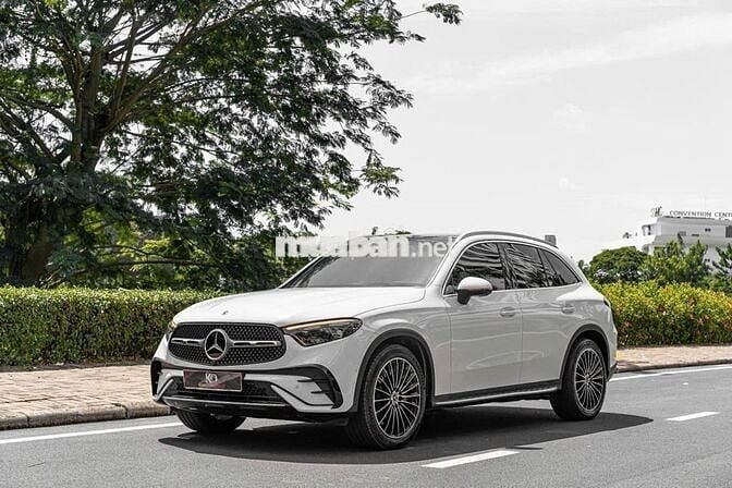 GLC300 All new 2025 (bản V1) màu trắng siêu đẹp