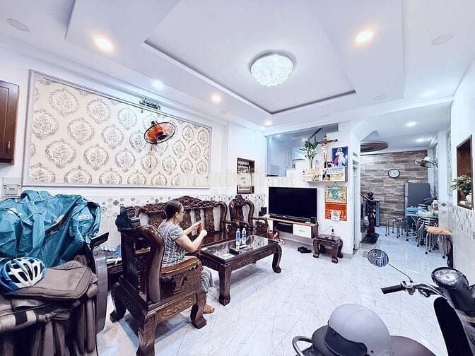 Bán gấp: 5,99 ty. Bình Long, Bình Tân. HXH. Nhà đẹp 4 tầng. 58m2.