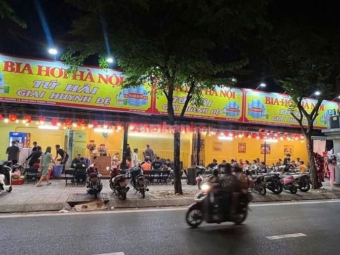 Mặt Tiền Phạm Văn Đồng Ngang 20m Sát Nguyễn Xí Vỉa Hè Siêu Rộng Tự Do