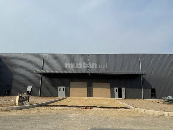 Bán  kho xưởng: 2.300m² khuôn viên: 3.600m²  tại CCN Đức Hòa , Long An