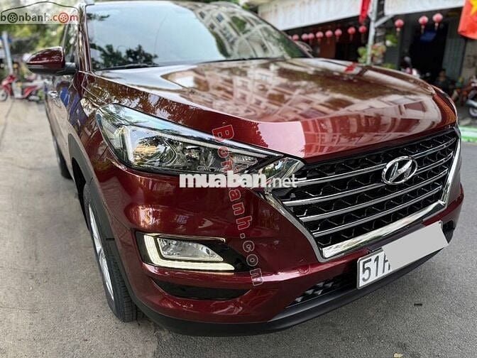 Hyundai Tucson 2.0 AT Tiêu Chuẩn  màu đỏ