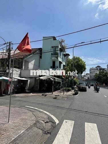 Khu dân cư yên tĩnh ,sạch sẽ có tất cả các tiện ích xung quanh !