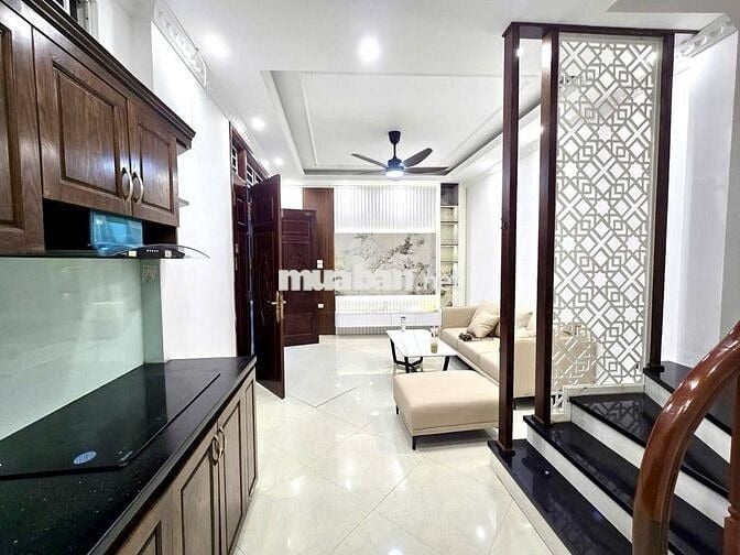 Bạn em đang cần bán nhà 5t,39m tại Phố Lụa, tiện ích tốt,ngõ to chỉ 8t
