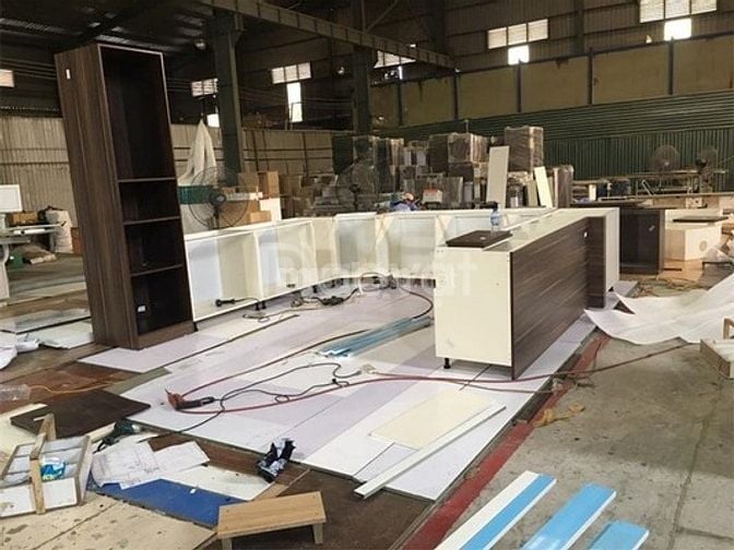 Nhận sửa chữa bàn tủ ghế, tủ bếp, la phông, đánh vẹcni, sơn PU