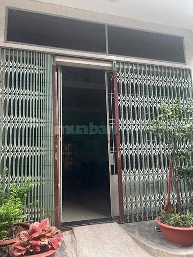 Cho thuê nhà hẻm 4m (BG) Lạc Long Quân, P.5, Q.11 giá 11tr