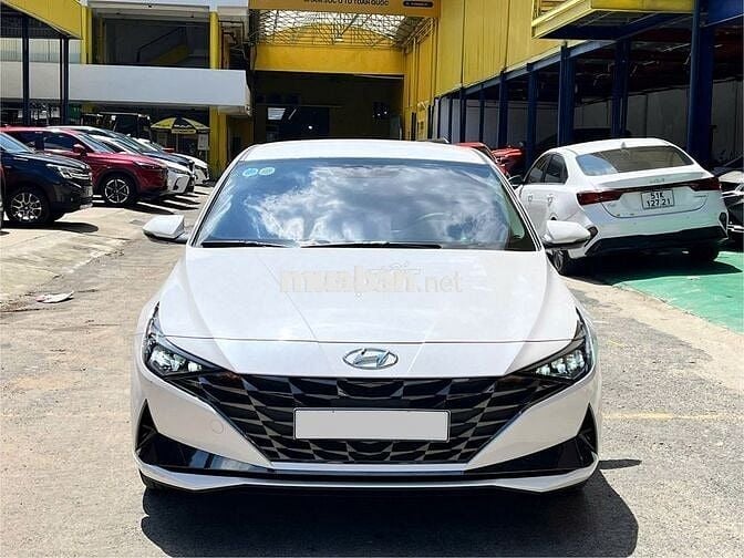 HYUNDAI ELANTRA 1.6 AT ĐẶC BIỆT 2024 GIA ĐÌNH LƯỚT