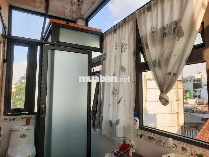 Phòng Trần Huy Liệu bao điện nước toilet riêng