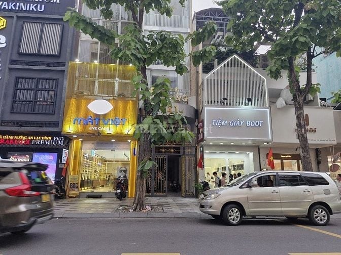 CHO THUÊ NHÀ MẶT TIỀN 92B NGUYỄN TRÃI, PHƯỜNG BẾN THÀNH, QUẬN 1
