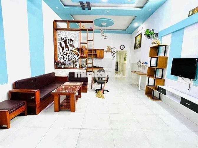 Nhà trệt lửng 3 phòng ngủ mặt tiền đường Trần Vĩnh Kiết