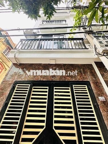 Bán Nhà Trung Kính Cầu Giấy Gần Đại Học Phương Đông 45m 5Tầng Giá 9 tỷ
