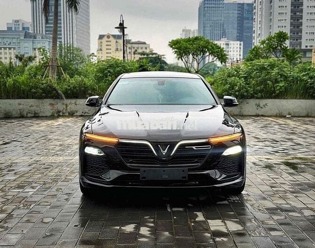 VinFast Lux A2.0 2023 - 30000 km