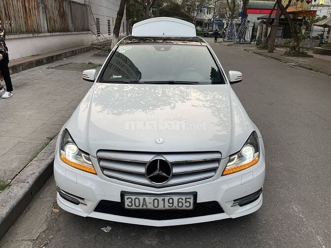 Mercedes C300 AMG Plus Dây đai đỏ , cửa nóc đôi