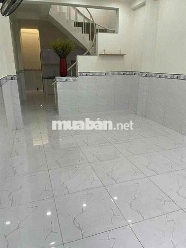 Cho thuê nhà hẻm 922 CMT8, 3.6x12m, 1 lầu, sạch đẹp ở liền