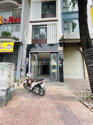 Mặt Tiền Trường Sa 150m2 3 Phòng Quận 3 Gần Đặng Văn Ngữ Vỉa Hè RỘng