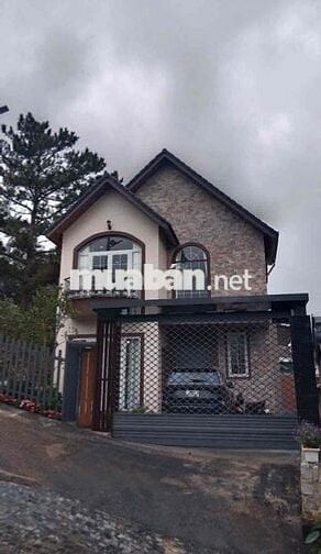 Kẹt tiền bán căn villa đường nam hồ đà lạt giá 1ty2 view đồi