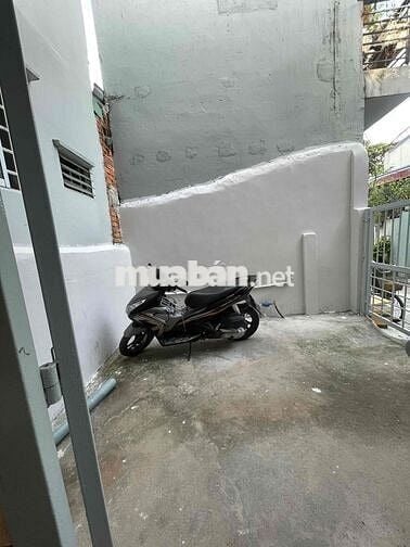 Cho thuê nhà mới sơn mới 90m2, gần Ngã tư Bình Thái,p.Trường Thọ 6tr