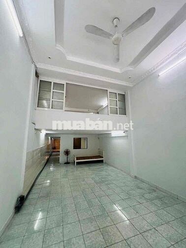 Bán CHCC Lầu 1 mặt đường, 112m2, KD và cho thuê tốt