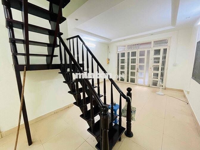 Hẻm 1 trục gần mặt tiền An Dương Vương P4 Quận 5 nhà 1 trệt 1 lầu 44m2