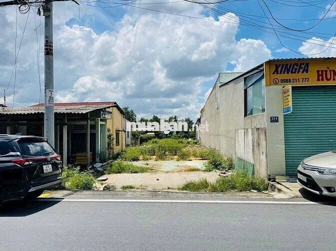 Cách Chợ Việt Kiều 300m em bán lô đất 136m2, Giá 450Tr. Sổ hồng riêng