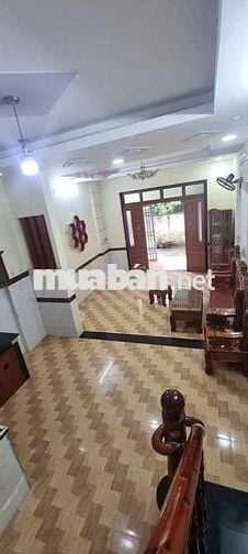 Bán nhà sổ chung gần Tân Đông Hiệp B