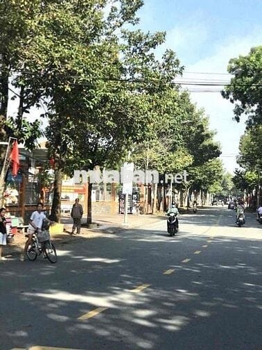 Bán Nhà 1 Trệt Lầu Nằm Bên Trường Học Đông Hoà - Dĩ An Giá Chính Chủ
