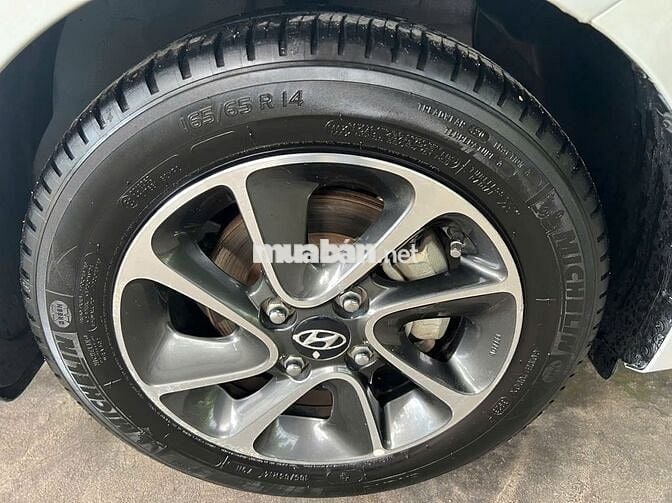Hyundai Grand i10 2020 Hatchback 1.2 MT Base