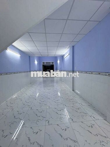 Nhà mới gần chợ trung chánh, trệt suốt làm kho may đúc lửng 2pn 2wc