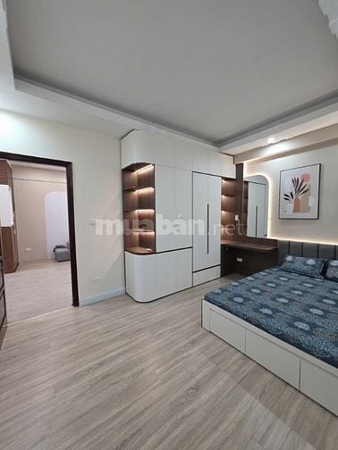 CẦN BÁN căn hộ đầy đủ nội thất, lô góc view thoáng, gần CV Cầu Giấy