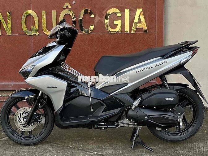 BÁN XE AIR BLADE 2019 bạc posche - MỚI KENG