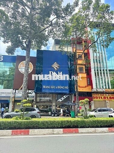 Cho thuê nhà Q5 , ngay vòng xoay An dương vương 5x20m 3 lầu giá 50tr