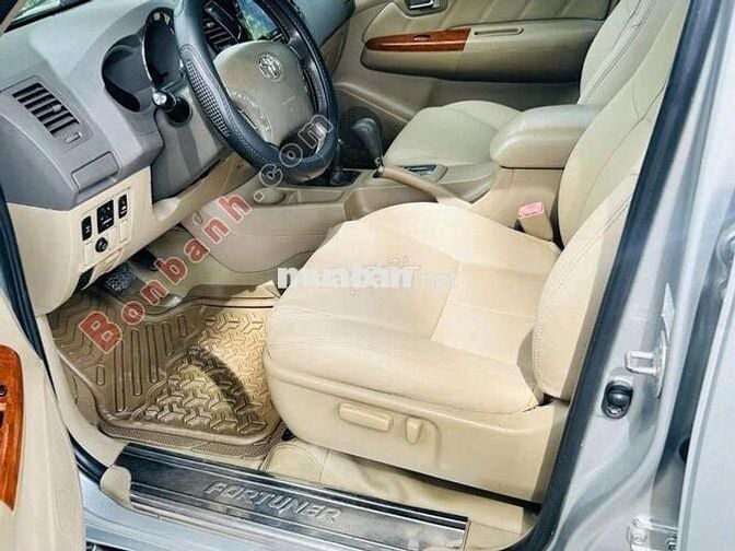 Toyota Fortuner 2.7V 4x4 AT 2009 siêu đẹp