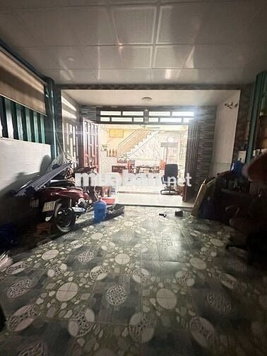 Cho thuê nhà lầu trệt sân oto 90m2 gần ngã ba ông xã Dĩ An