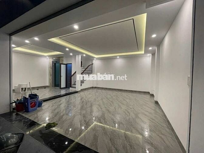 Yên Duyên - chính chủ bán nhà , mặt phố , 6 tầng kinh doanh.