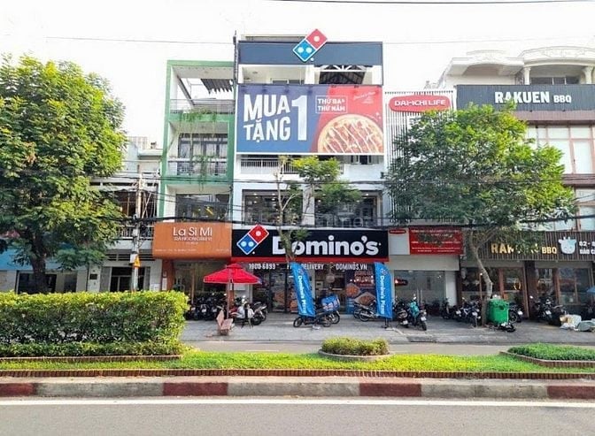  Mặt tiền Bàu Cát Quận Tân Bình,DT:8x27m, kết cấu:CTXD hầm 7L,tn 200tr