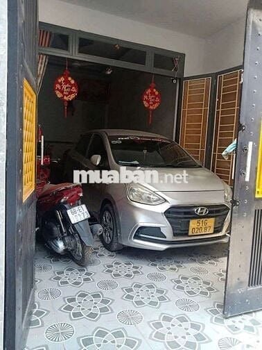 Cho thuê nhà sân oto gần chợ thông dụng dĩ an Bình Dương