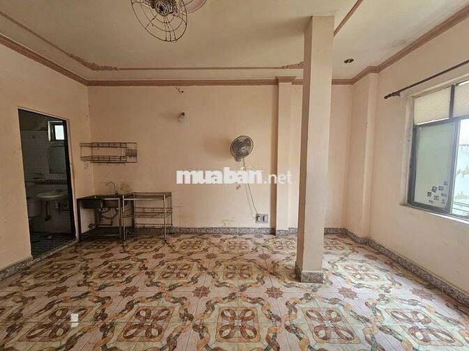 PHÒNG TRỌ GIÁ RẺ -  THANG MÁY NGAY VÒNG XOAY LÊ ĐẠI HÀNH